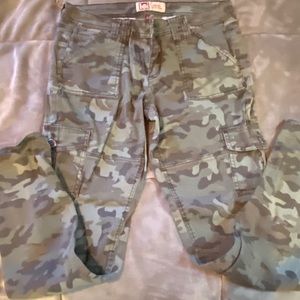 L.E.I. Camo skinny cargo pants